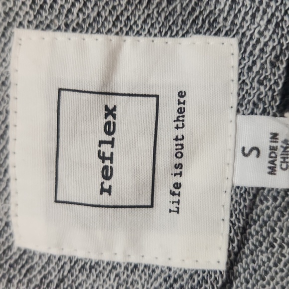 NWT Reflex Ultra Soft Gray Crop Top - Picture 3 of 3